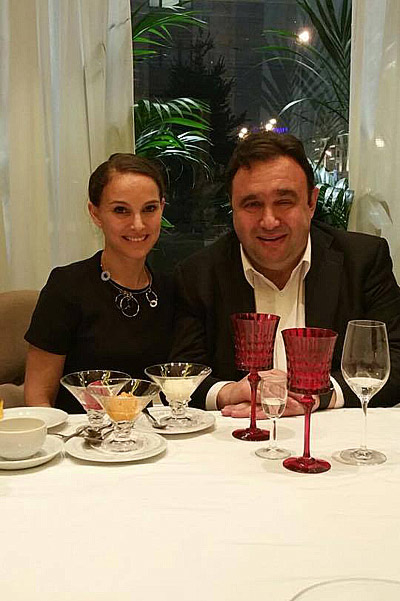 Натали Портман отдыхает в Москве вместе с мужем