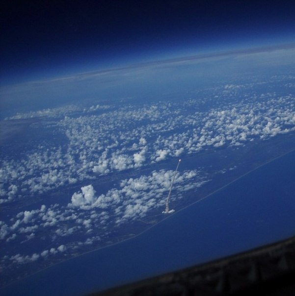Запуск шаттла — вид со спутника. ФОТО