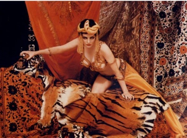 Мэрилин Монро в образе Клеопатры,1958.ФОТО
