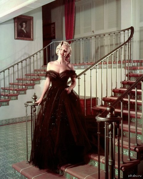 Мэрилин Монро на церемонии вручения Оскара, 1950г. ФОТО