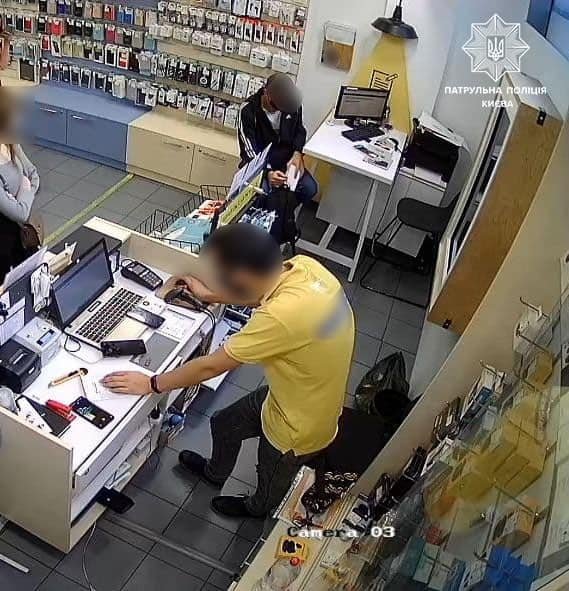В Киеве вор украл смартфон, но оставил паспортные данные (ФОТО)