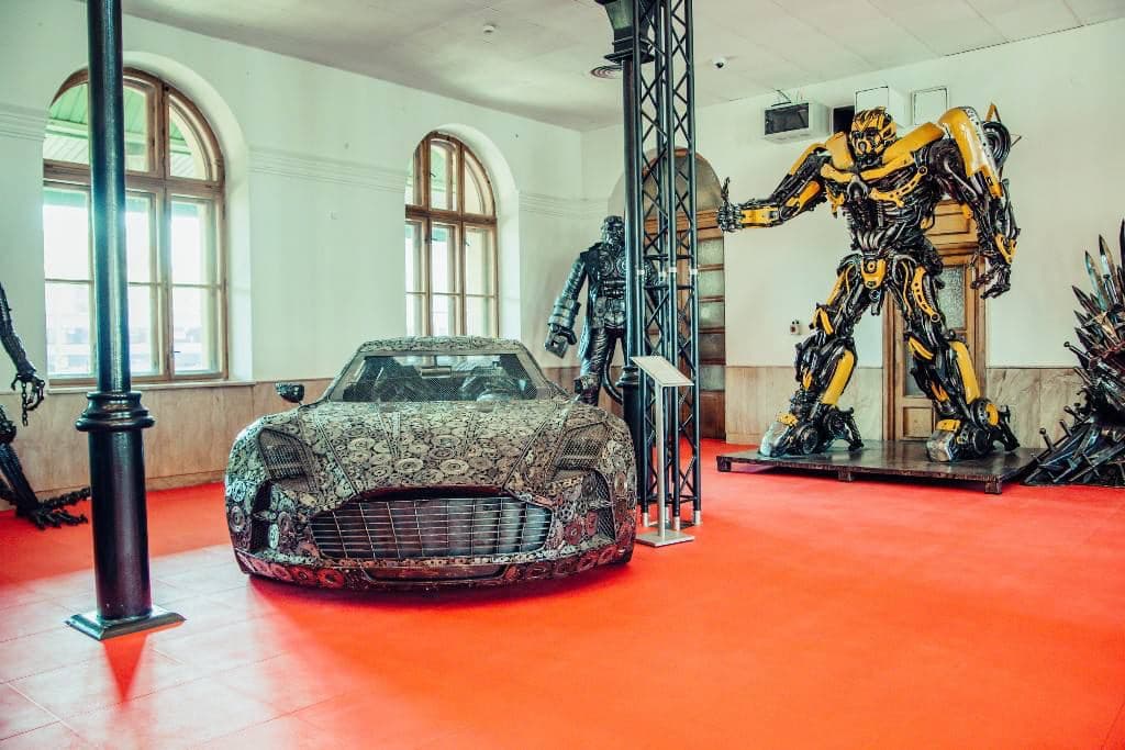 В Украину привезут сделанные из металлолома Pagani и другие суперкары (фото)