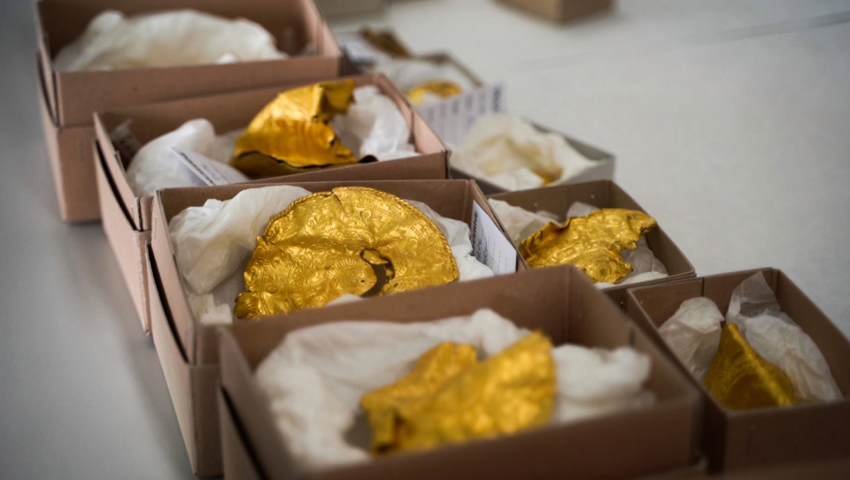 Датчанин обнаружил 1500-летний клад из золота (фото)