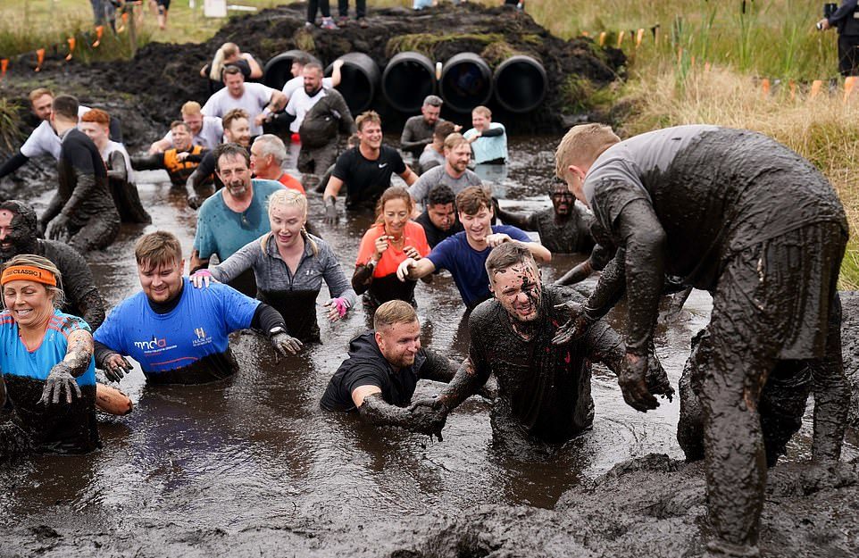 Экстремальный забег по грязи Tough Mudder UK в Чешире