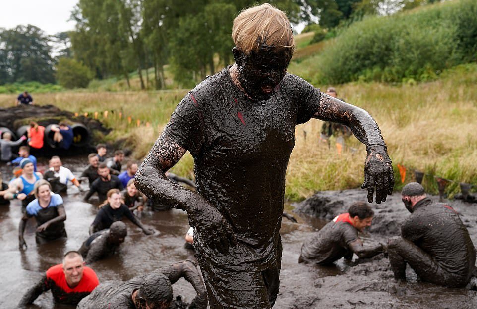 Экстремальный забег по грязи Tough Mudder UK в Чешире