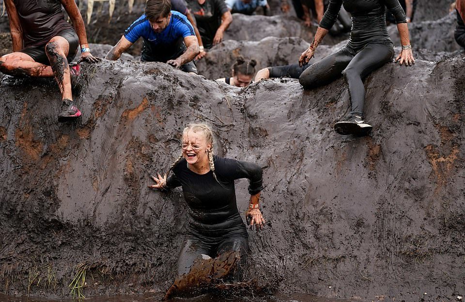 Экстремальный забег по грязи Tough Mudder UK в Чешире