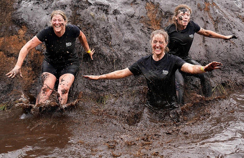 Экстремальный забег по грязи Tough Mudder UK в Чешире