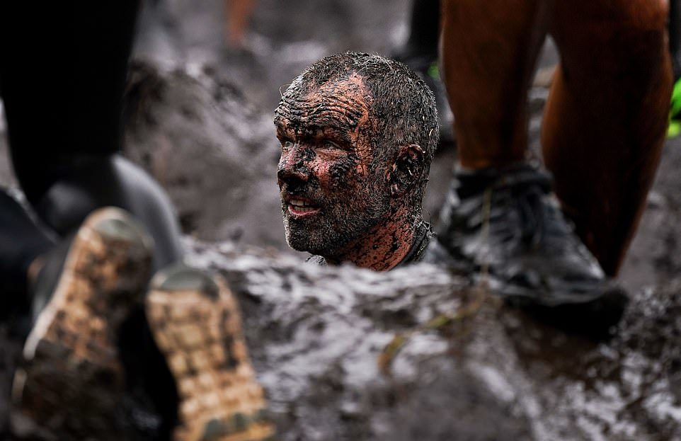 Экстремальный забег по грязи Tough Mudder UK в Чешире