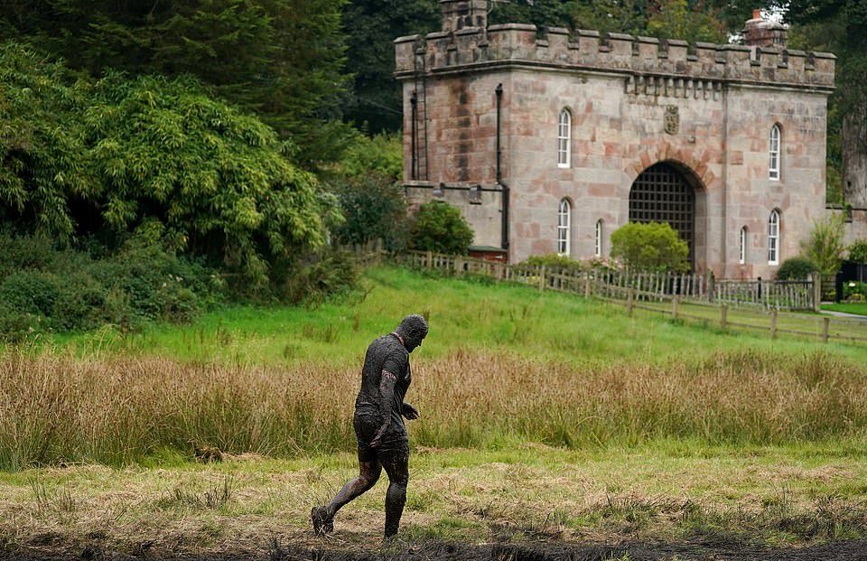 Экстремальный забег по грязи Tough Mudder UK в Чешире