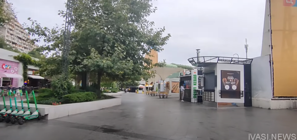 Одесская Аркадия уже стоит без туристов (видео)