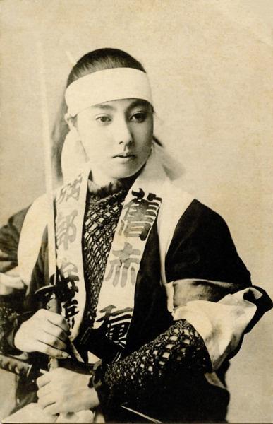 Женщина-самурай. 1900-е гг. ФОТО