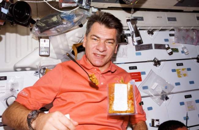 Что едят на орбите космонавты из разных стран