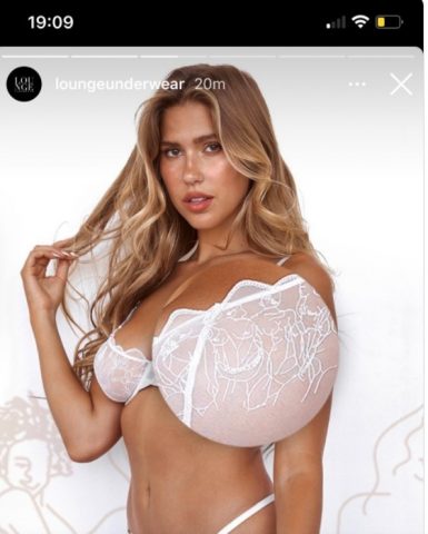 Модель с «гигантской грудью» в рекламе белья рассмешила пользователей Сети (ФОТО)