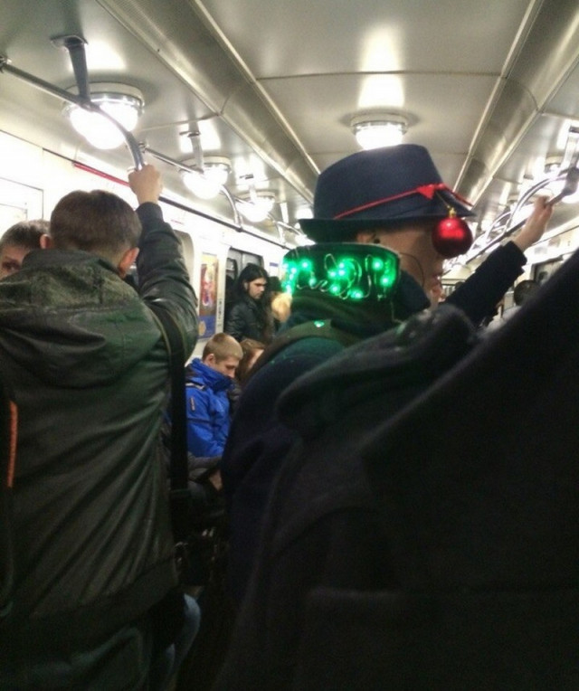 Забавные и неожиданные пассажиры метро (ФОТО)
