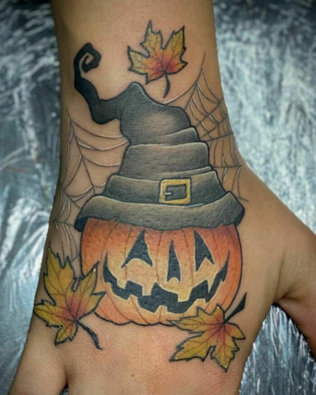 Прикольные и необычные татуировки в стиле Хэллоуина (ФОТО)