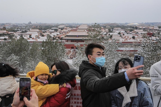 Пекин засыпало снегом, в стране резкое похолодание (ВИДЕО)