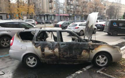 Главное не унывать: позитивный владелец сгоревшего авто в Харькове повеселил сеть (видео) 