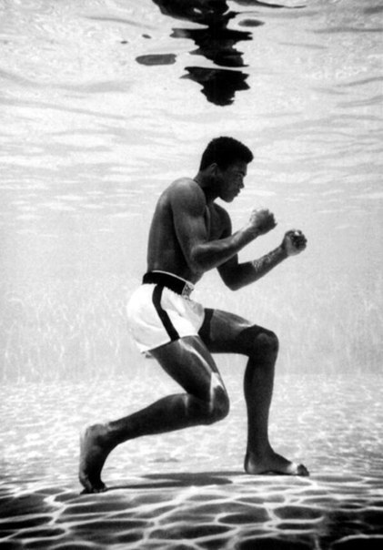 Мухаммед Али тренируется под водой, 1961 г. ФОТО