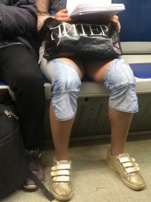 Стильно, модно, молодежно: прикольные пассажиры метро