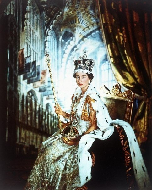 Королева Великобритании Елизавета II в день своей коронации, 1953 г. ФОТО