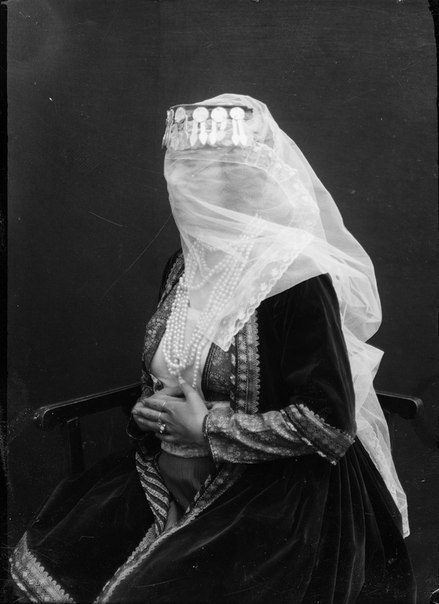 Женский портрет, Персия, XIX век. ФОТО