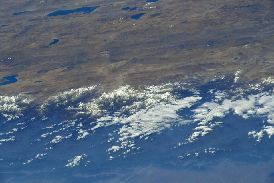 Эверест фото с космоса