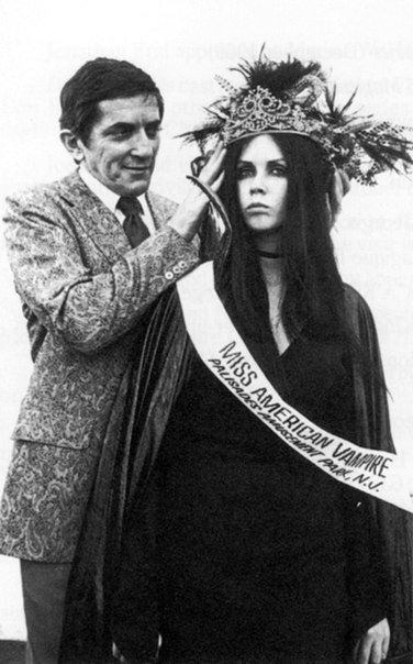 Победительница конкурса Мисс Американский Вампир, 1970 год. ФОТО