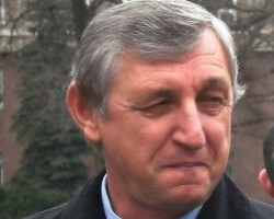 После подсчета ЦИК утверждает, что победил Травянко