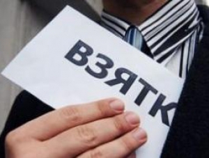 Помощник николаевского депутата, попавшийся на взятке, отделался штрафом