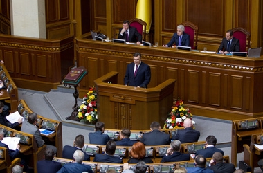 Блокированием Верховной Рады озаботился Янукович