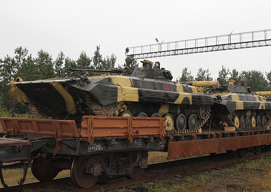 Украинских военных из Крыма вывезут по железной дороге