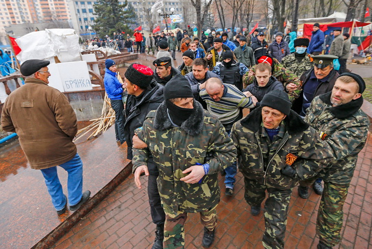 Вооруженные пророссийские активисты Донбасса. ФОТОРЕПОРТАЖ