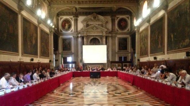Венецианская комиссия одобрила закон "Об очищении власти"