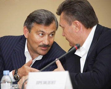 Янукович обрел автономию