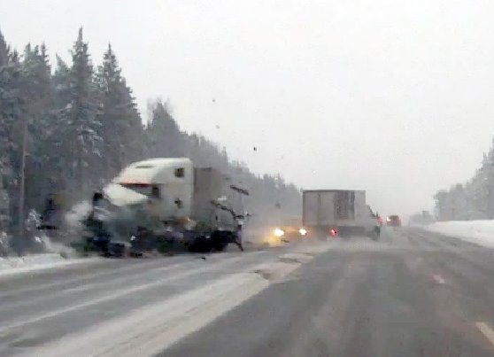 Джип разнесло в щепки. ВИДЕО