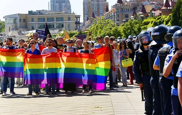 Участникам ЛГБТ-марша в Киеве угрожают расправой