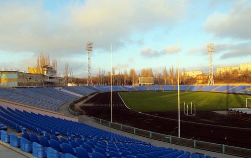 Николаевцам запретили бегать на городском стадионе